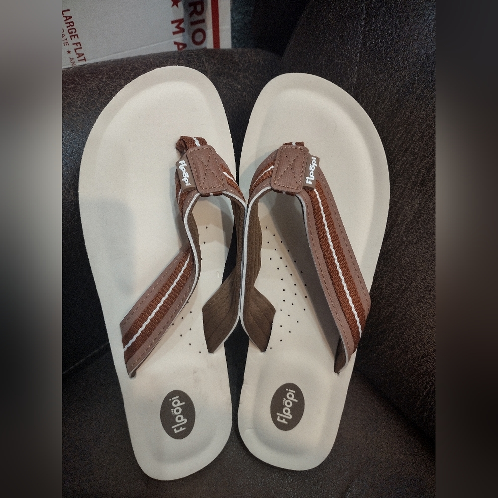 Floopi Women's Zoey Brown Thong Cushioned Flip Flop Size 9